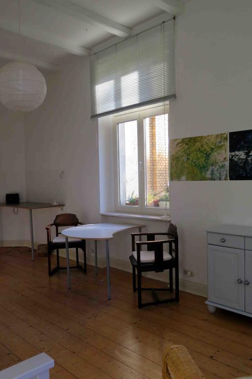 Gaesteappartement Im Atelierhaus Wuppertal Ruang foto