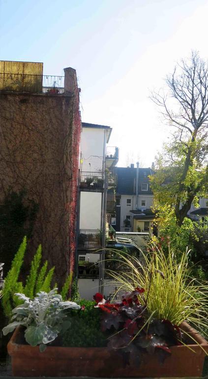 Gaesteappartement Im Atelierhaus Wuppertal Ruang foto